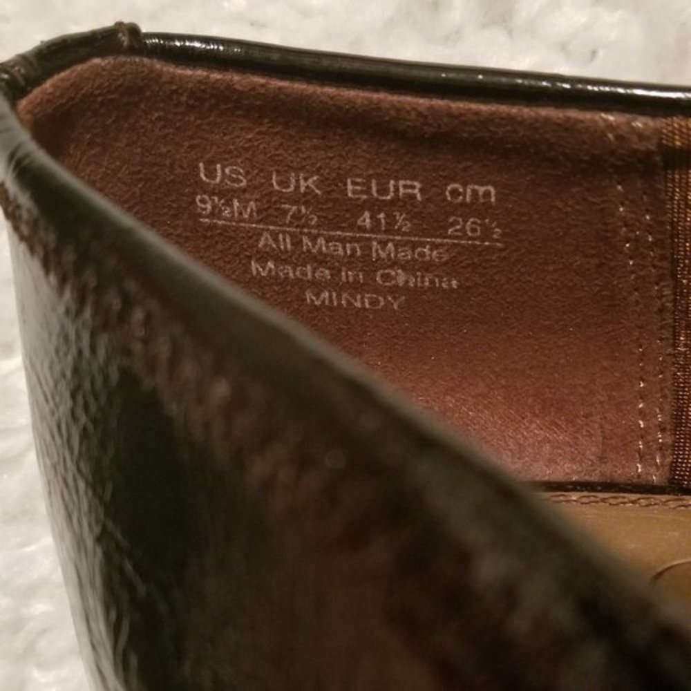 Brown Buckle-Toe Flats - New In Box - Picture 14 of 15